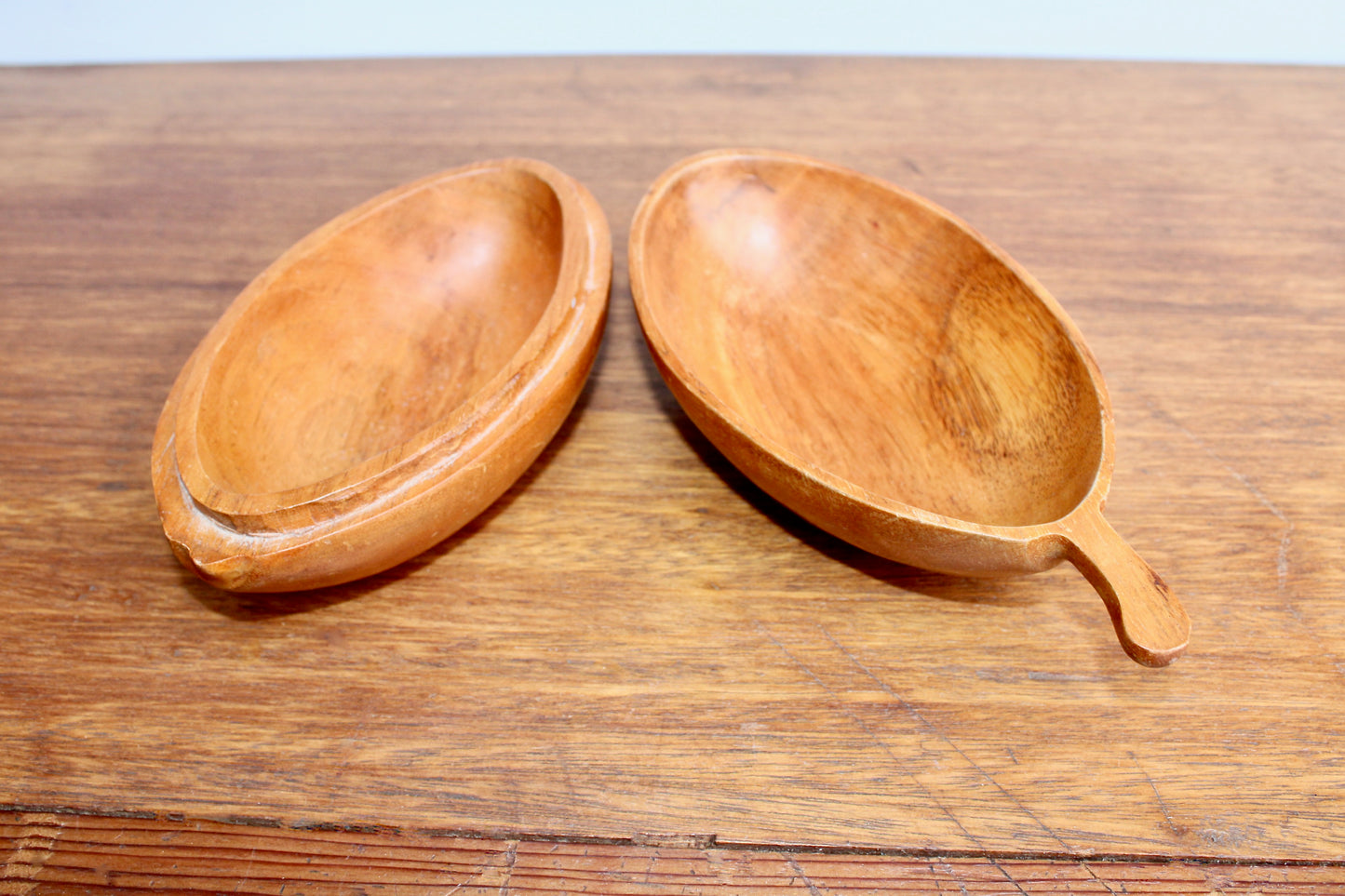 Haitian Woodware by Travaille a la Main in the Shape of a Papaya - Mid 20th Century Wooden Box - MCM Caribbean Wood Arts