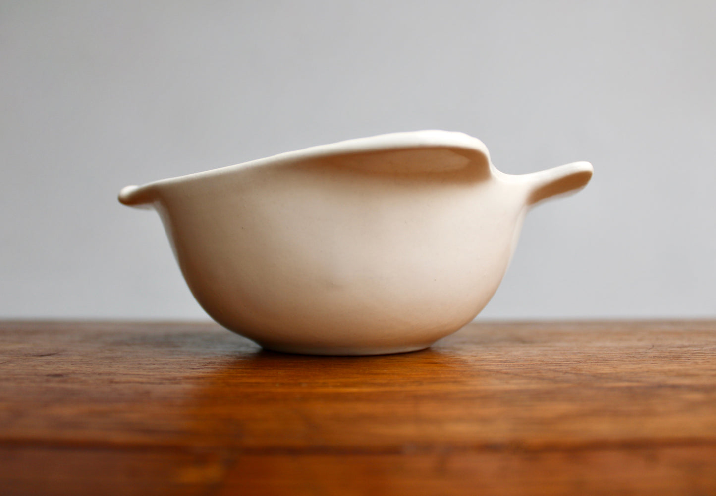 1970s Otagiri Fish Ashtray in Modern White Porcelain - Shōwa Period Japan