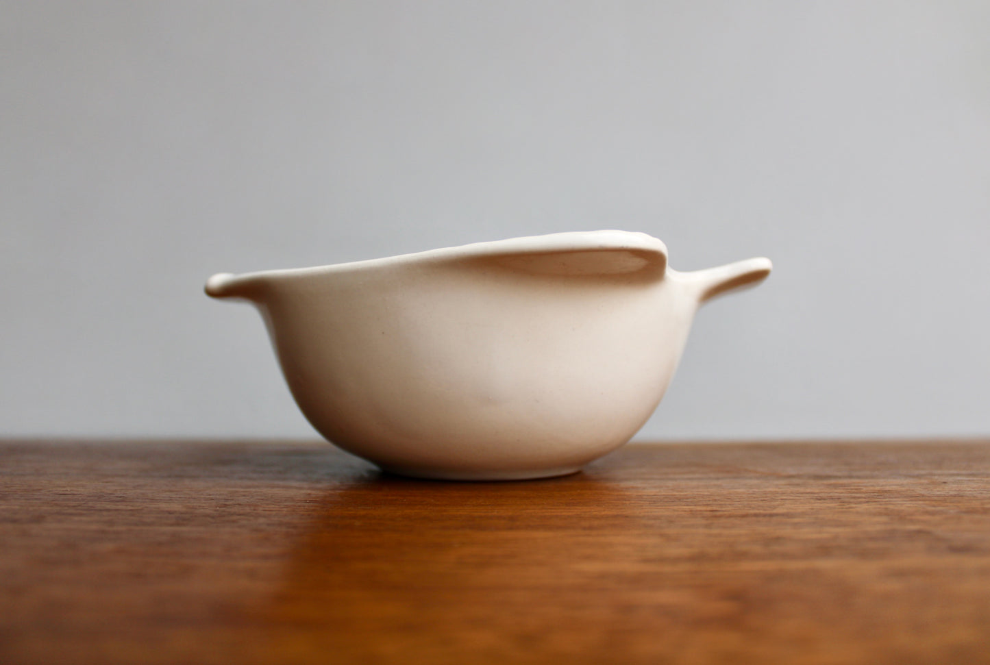 1970s Otagiri Fish Ashtray in Modern White Porcelain - Shōwa Period Japan