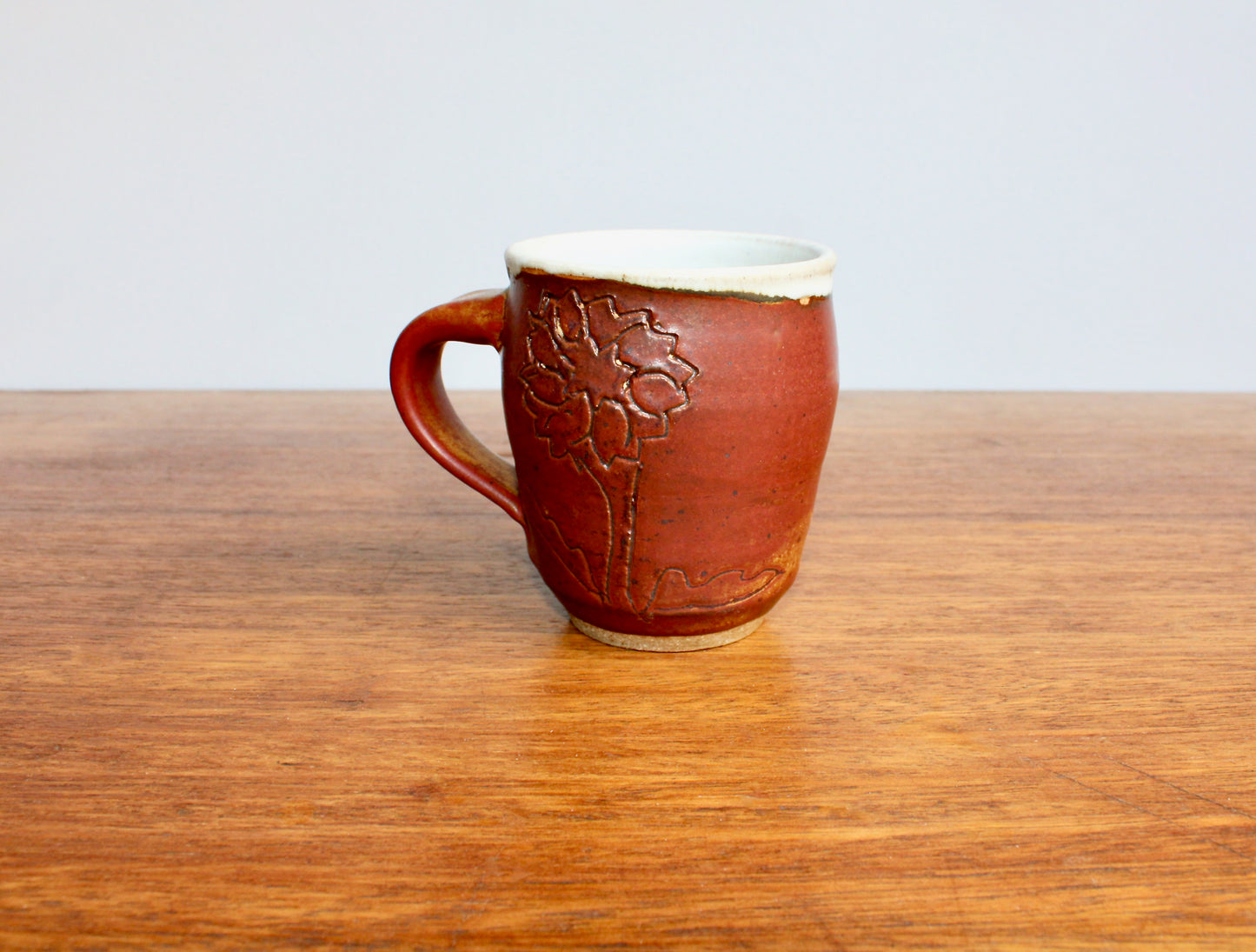 Etched Flower Decoration on Shaner Red Glazed Mug - 8oz Vintage Studio Pottery w/ Vellum Shaner-Red Glaze - Highly Speckled Matte White Interior - Handcrafted Studio Pottery