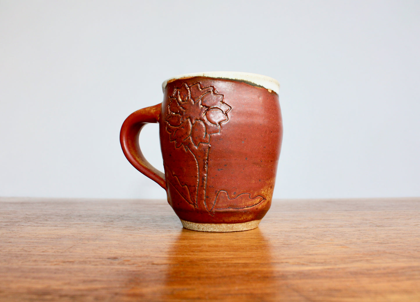 Etched Flower Decoration on Shaner Red Glazed Mug - 8oz Vintage Studio Pottery w/ Vellum Shaner-Red Glaze - Highly Speckled Matte White Interior - Handcrafted Studio Pottery
