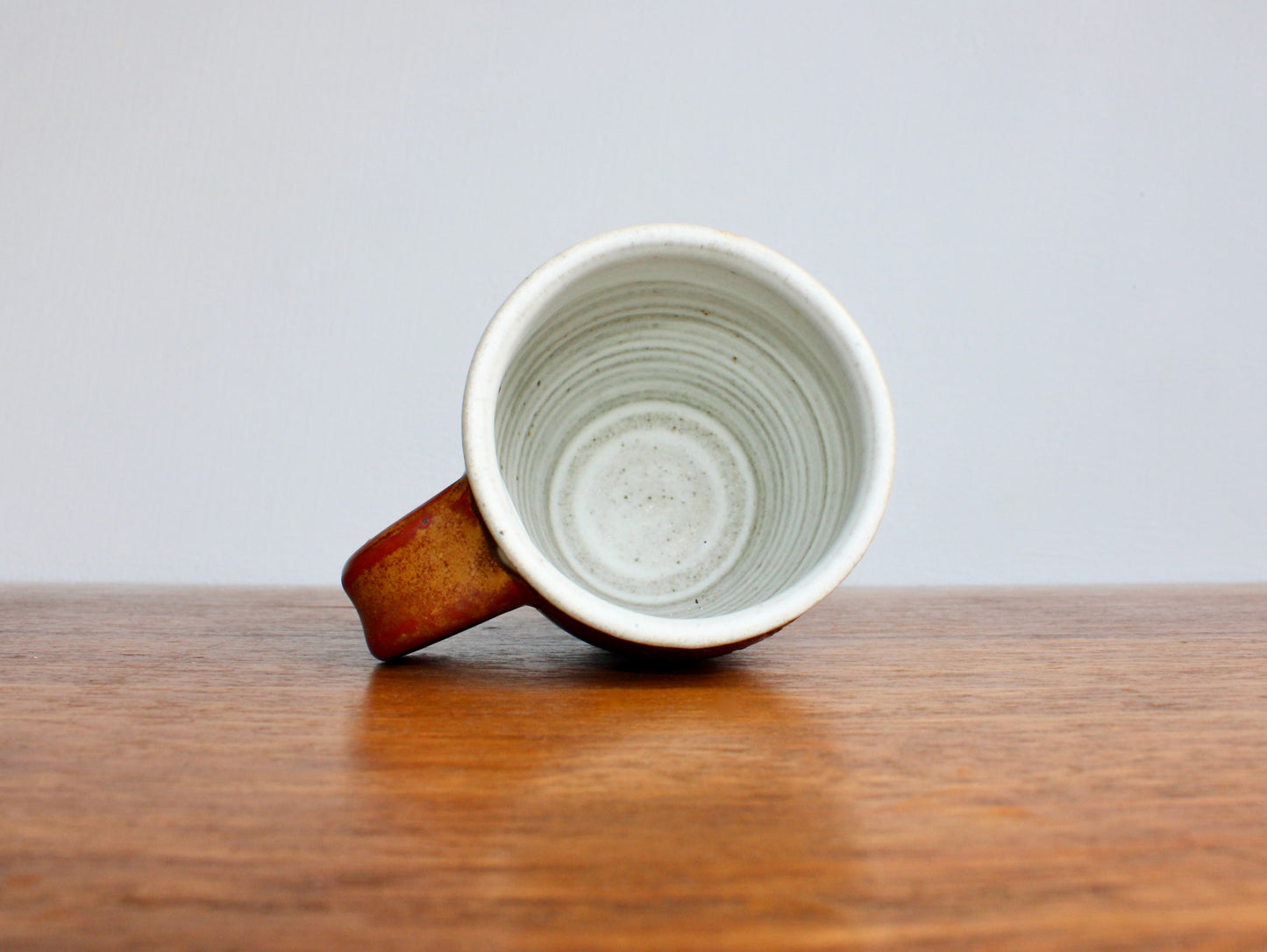 Etched Flower Decoration on Shaner Red Glazed Mug - 8oz Vintage Studio Pottery w/ Vellum Shaner-Red Glaze - Highly Speckled Matte White Interior - Handcrafted Studio Pottery