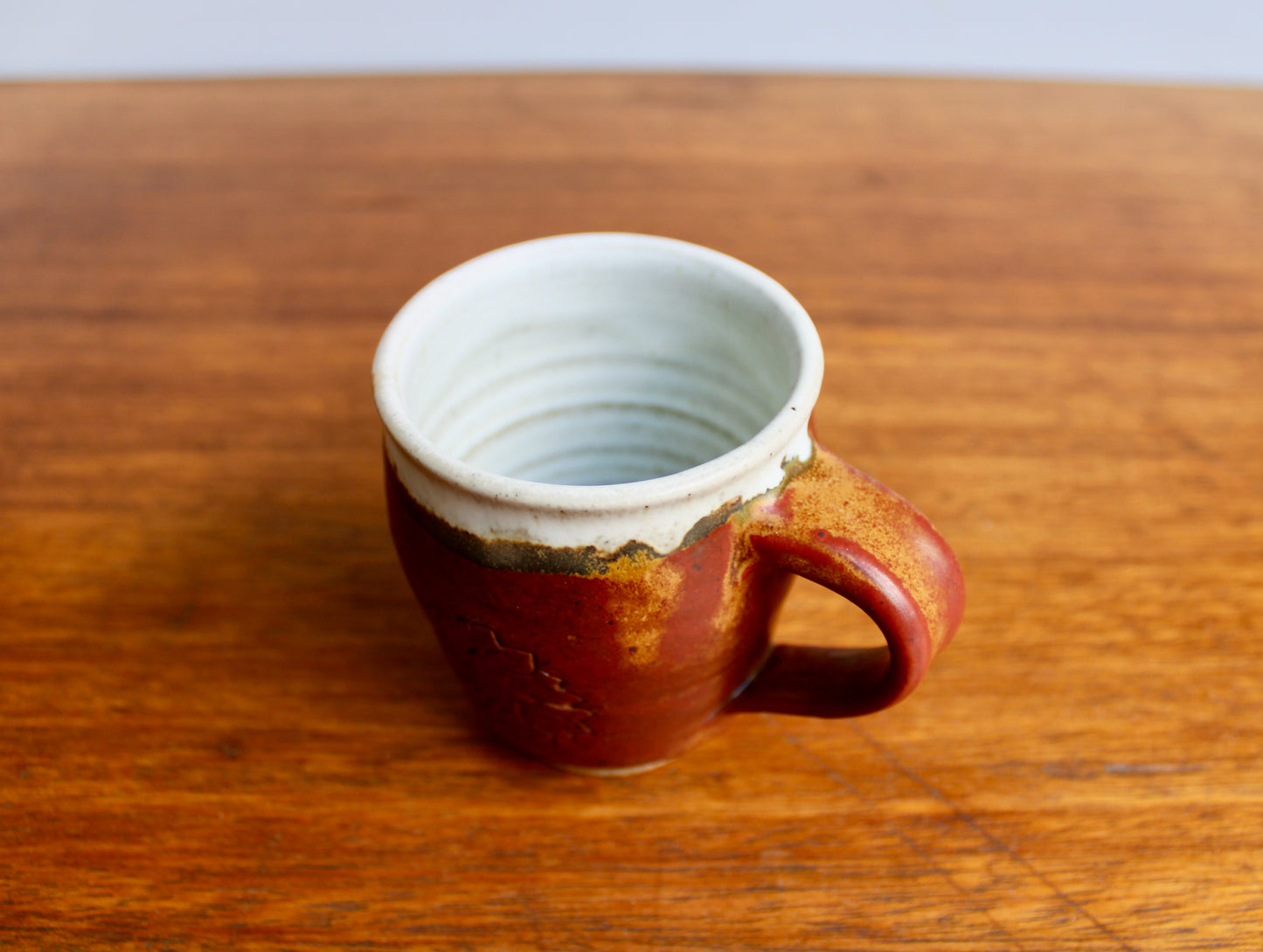 Etched Flower Decoration on Shaner Red Glazed Mug - 8oz Vintage Studio Pottery w/ Vellum Shaner-Red Glaze - Highly Speckled Matte White Interior - Handcrafted Studio Pottery