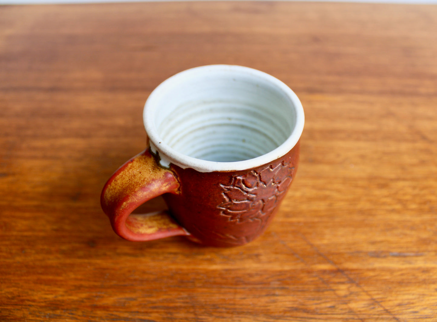 Etched Flower Decoration on Shaner Red Glazed Mug - 8oz Vintage Studio Pottery w/ Vellum Shaner-Red Glaze - Highly Speckled Matte White Interior - Handcrafted Studio Pottery
