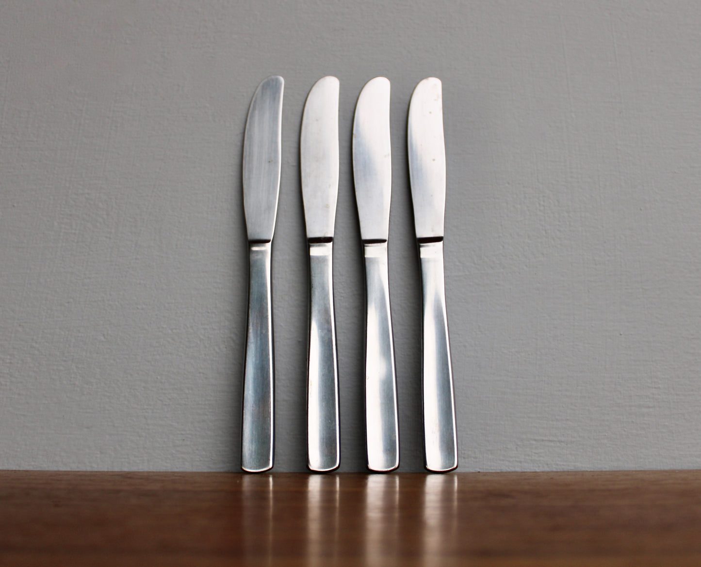4 Dinner Knives Gense Facette - Set of 4 Dinner Knives Designed by Folke Arström - Modern Vintage Stainless Steel Flatware Crafted in Sweden
