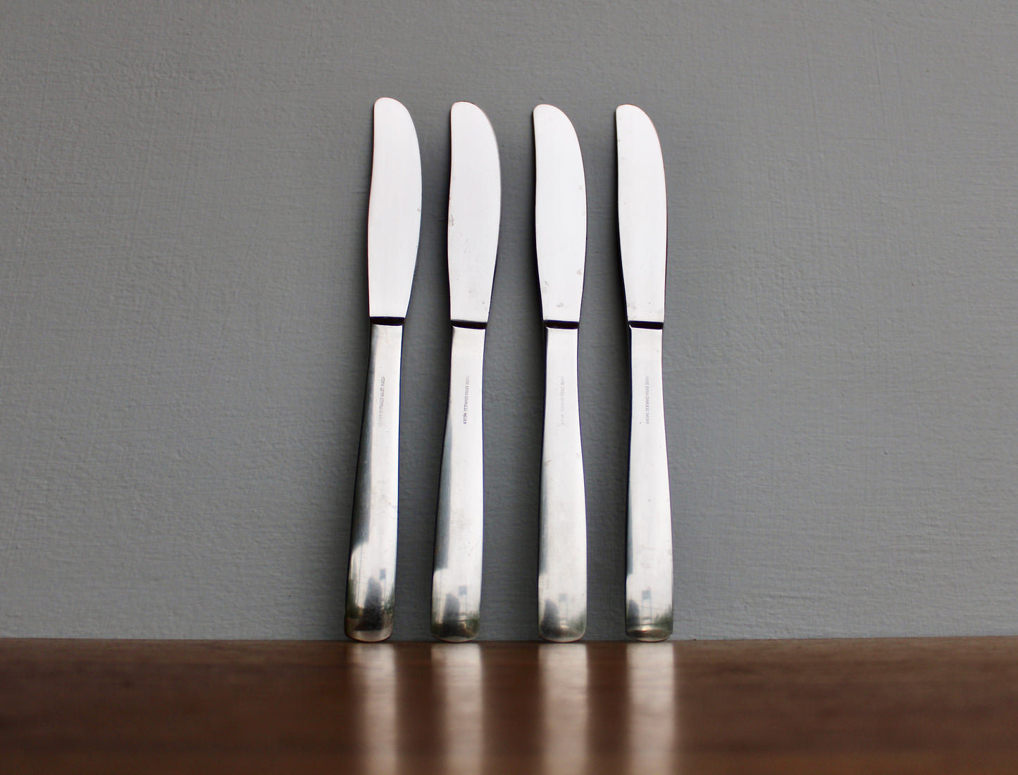 4 Dinner Knives Gense Facette - Set of 4 Dinner Knives Designed by Folke Arström - Modern Vintage Stainless Steel Flatware Crafted in Sweden