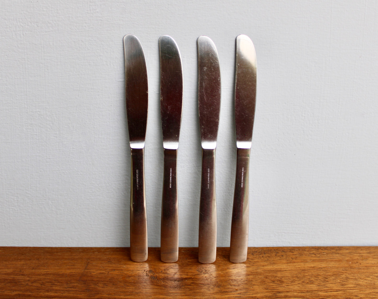 4 Dinner Knives Gense Facette - Set of 4 Dinner Knives Designed by Folke Arström - Modern Vintage Stainless Steel Flatware Crafted in Sweden