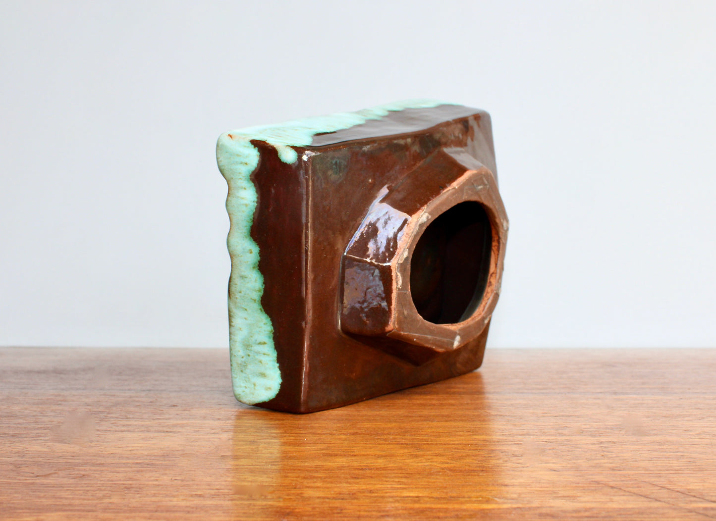 MCM California Pottery Atomic Ashtray in MCM Evangeline Style Drip-glaze - Gorgeous Geometric Shape - Rich Fat-Lava Glaze & Aqua Glass-Frit Interior Base