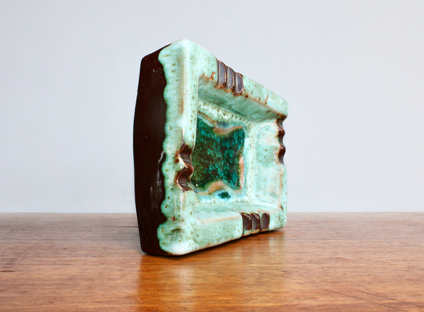 MCM California Pottery Atomic Ashtray in MCM Evangeline Style Drip-glaze - Gorgeous Geometric Shape - Rich Fat-Lava Glaze & Aqua Glass-Frit Interior Base