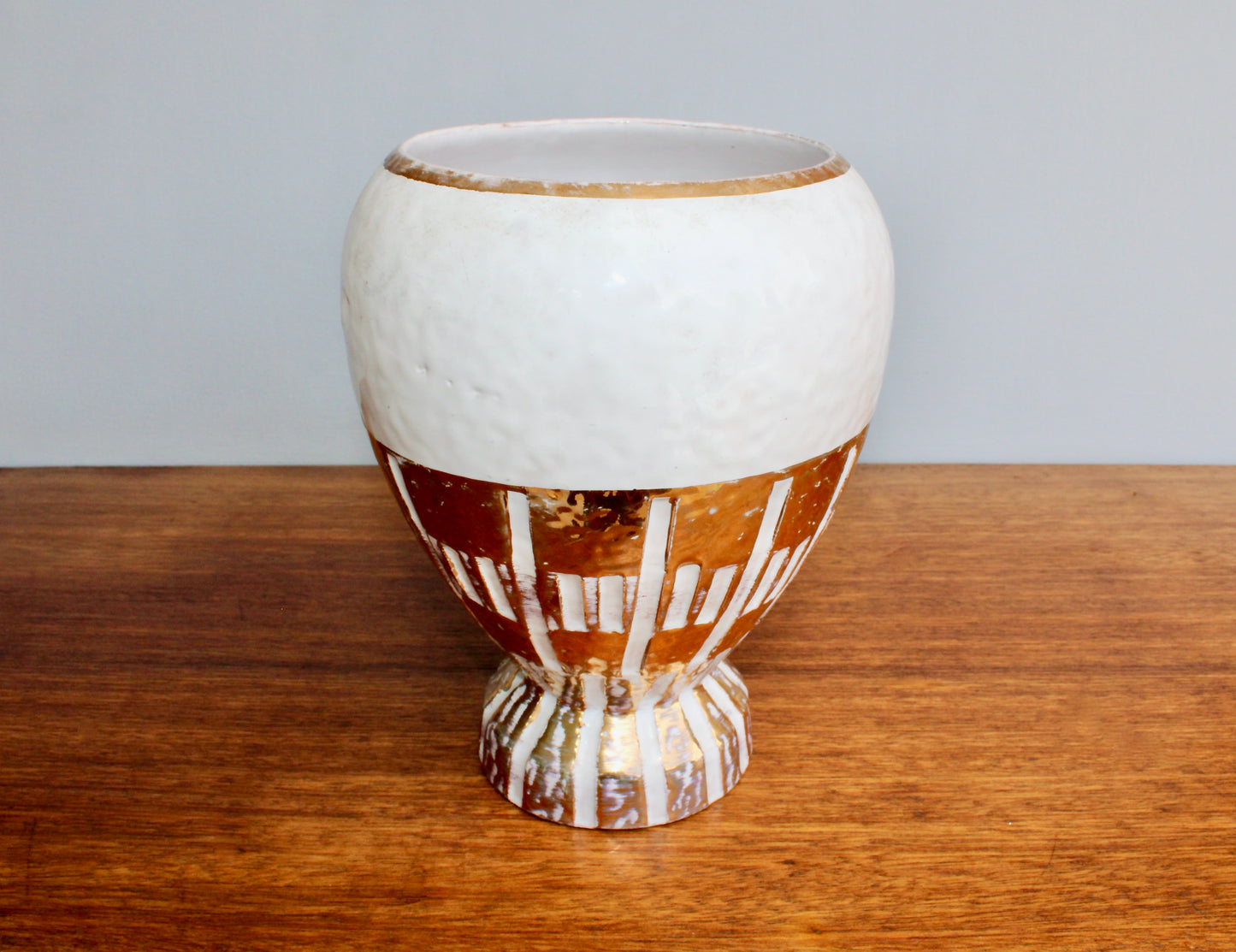 Bitossi Gold on White Large Balloon-Shaped Ceramic Form - Vintage Modern Mid 20th Century Italy