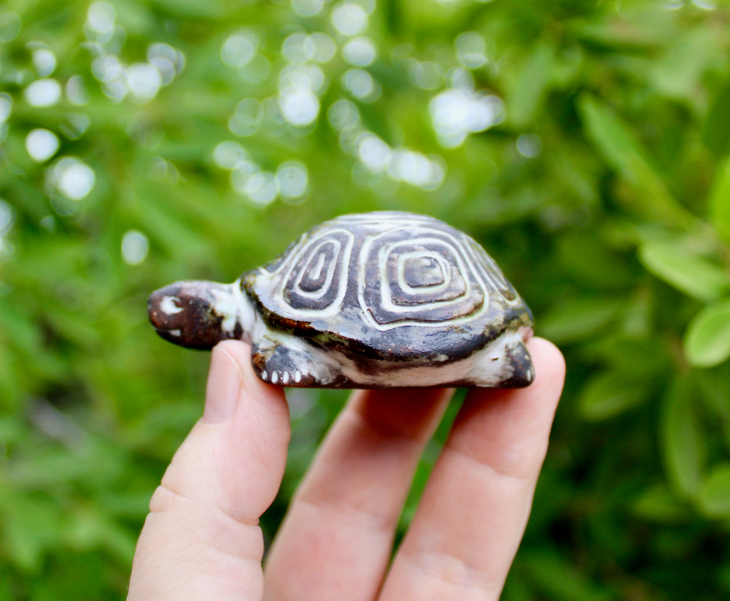 Gudrun Baudisch-Wittke Small Turtle Figurine - Gorgeous Tortoise for Hallstatt Keramik, Crafted in 20th Century Austria