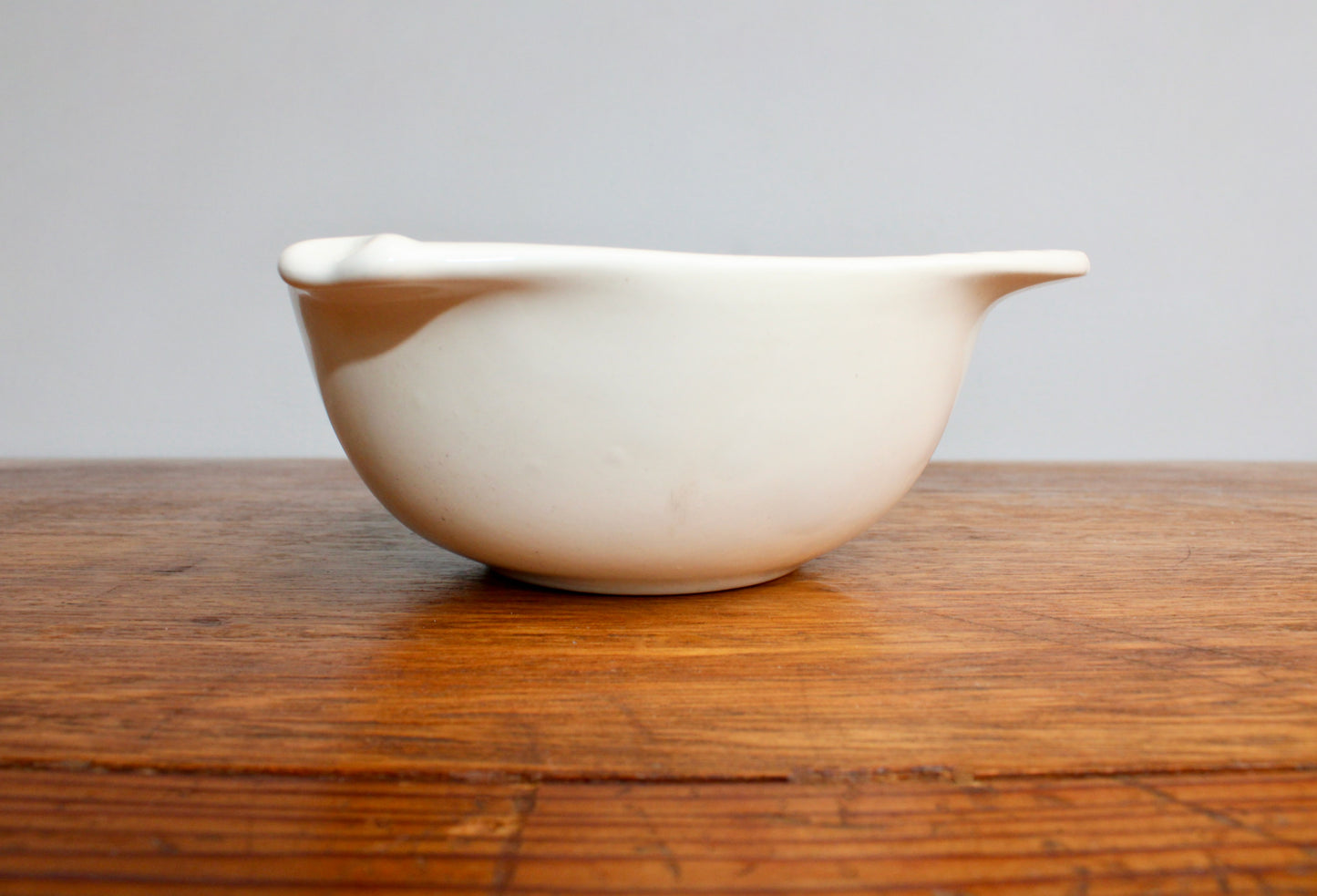 1970s Otagiri Fish Ashtray in Modern White Porcelain - Shōwa Period Japan