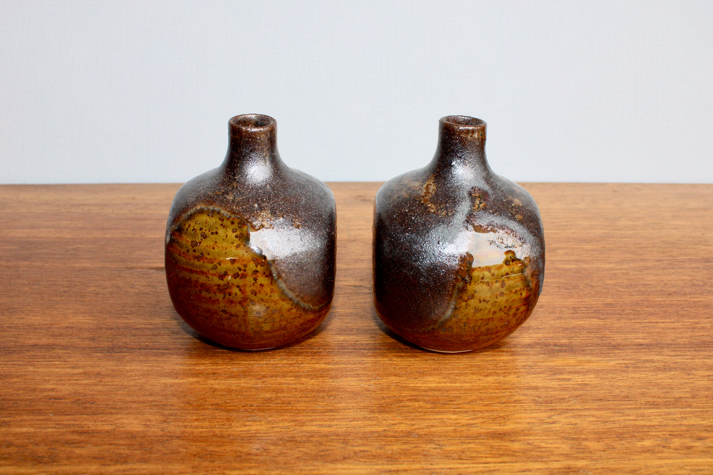 2 Otagiri OMC Tenmoku Weed Pots w/ Metallic Textured Glaze, Vintage Pair of Japan Giftware Small Vases from Shōwa Period Japan