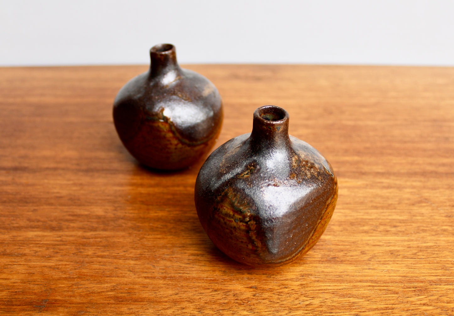 2 Otagiri OMC Tenmoku Weed Pots w/ Metallic Textured Glaze, Vintage Pair of Japan Giftware Small Vases from Shōwa Period Japan