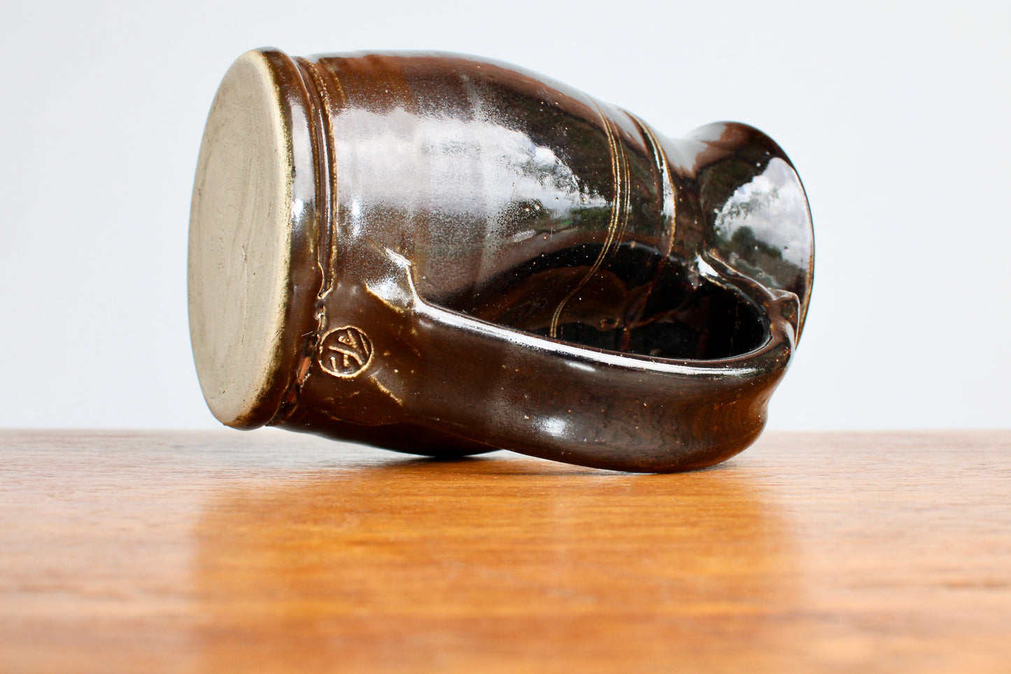 Large 25 oz Tenmoku Glazed Stoneware Tankard Mug, Glossy Iridescent Nearly Black Tenmoku Glazed Beer Mug, Handcrafted Studio Pottery