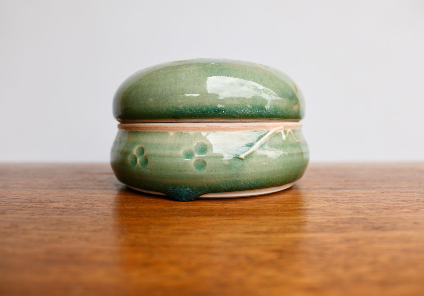 Scott Frankenberger Porcelain Celadon Box, Vtg Glossy Dimensional Glaze w/ Trapped Gold & Raised Decoration - Fine Studio Pottery, Signed & Sigil by Master Potter - 100%  Handcrafted