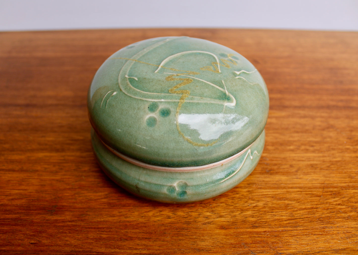 Scott Frankenberger Porcelain Celadon Box, Vtg Glossy Dimensional Glaze w/ Trapped Gold & Raised Decoration - Fine Studio Pottery, Signed & Sigil by Master Potter - 100%  Handcrafted