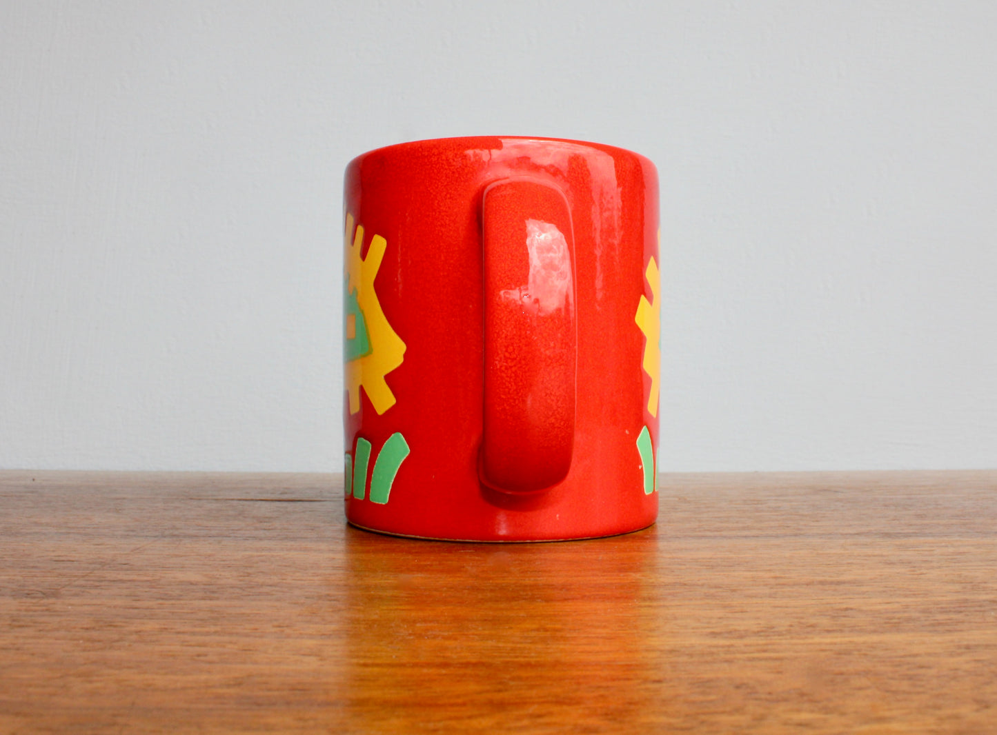 Waechtersbach Cherry-Red Hedgehog Mug - Delightful Green & Red Mug, Crafted in West Germany for Wächterbach Keramik