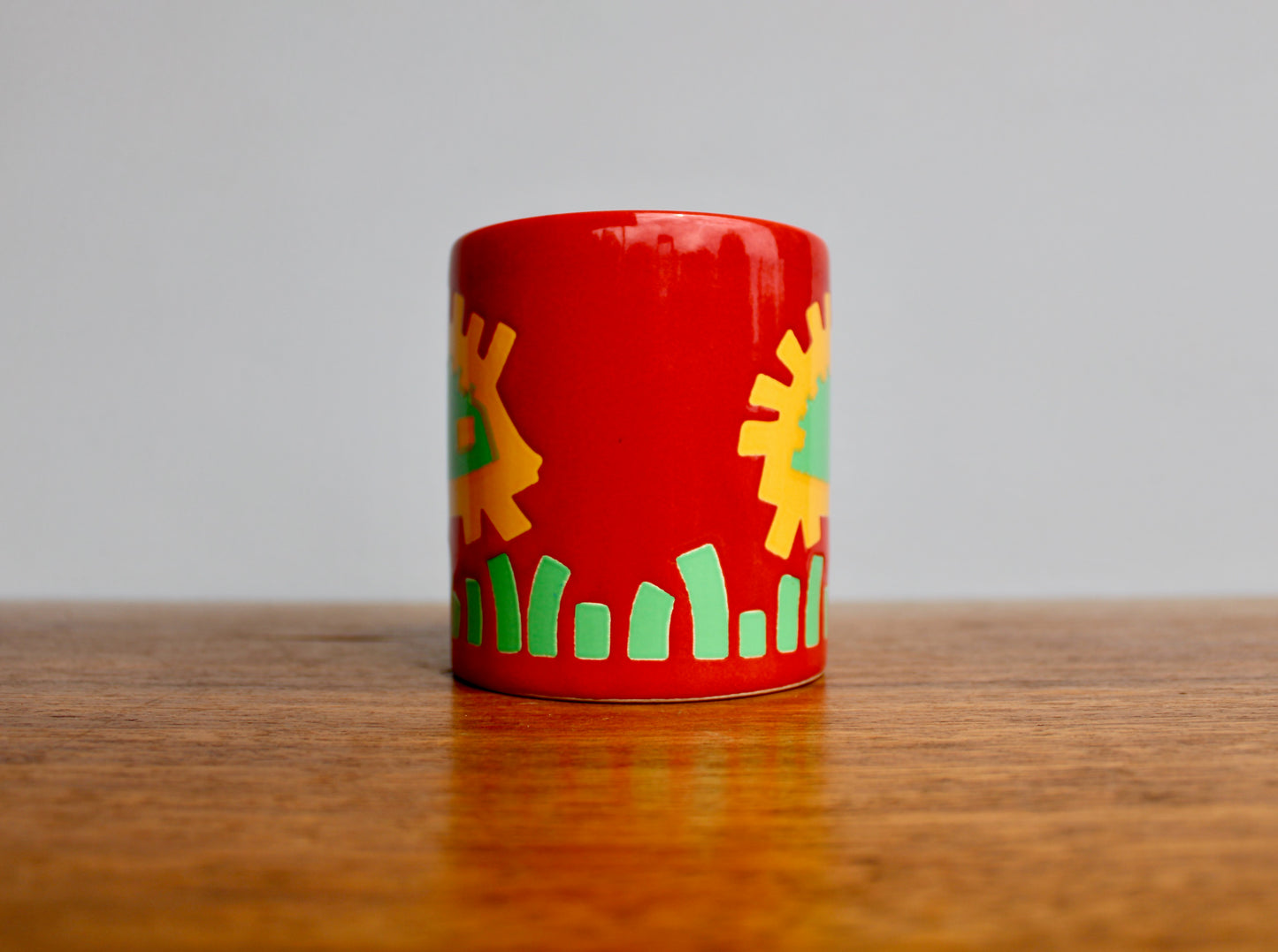 Waechtersbach Cherry-Red Hedgehog Mug - Delightful Green & Red Mug, Crafted in West Germany for Wächterbach Keramik
