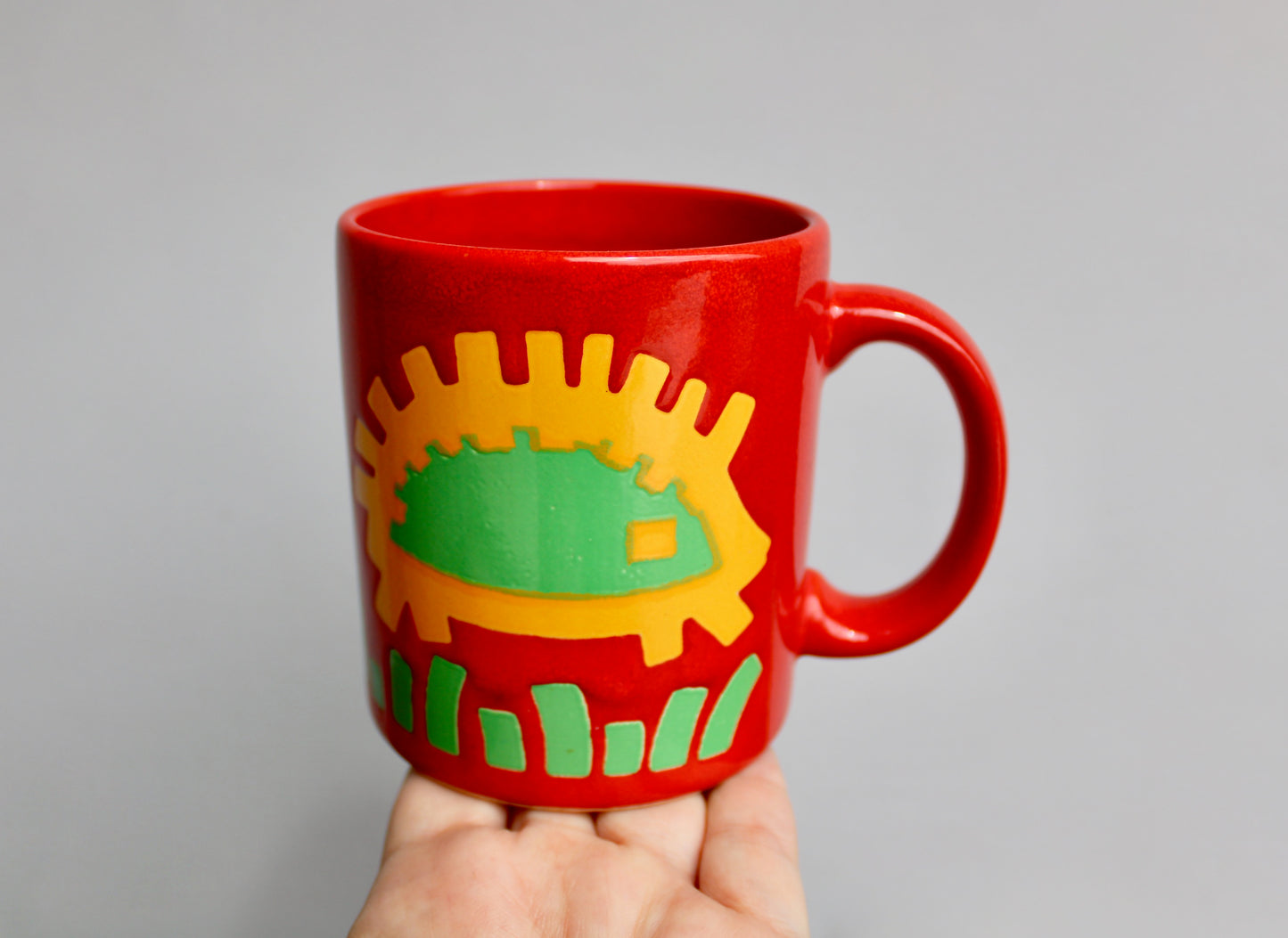 Waechtersbach Cherry-Red Hedgehog Mug - Delightful Green & Red Mug, Crafted in West Germany for Wächterbach Keramik